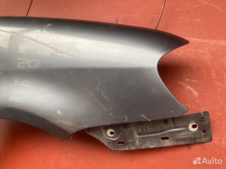 Крыло переднее правое Wv Touran BAG 2004