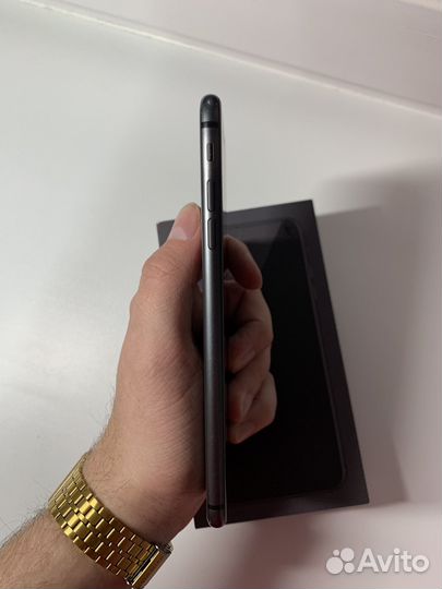 iPhone 8 Plus, 64 ГБ