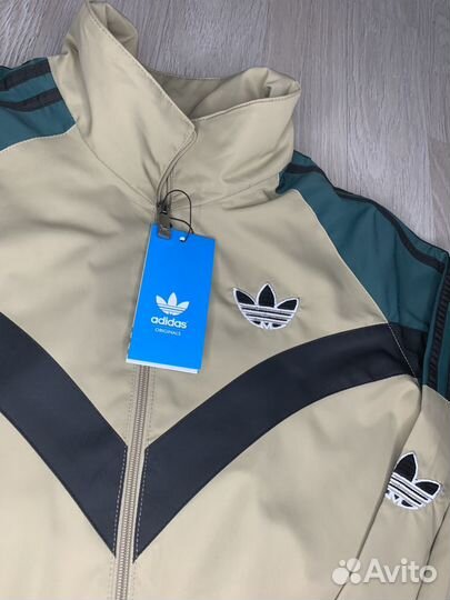 Спортивный костюм adidas