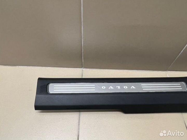 Накладка порога передняя левая Volvo Xc90 80