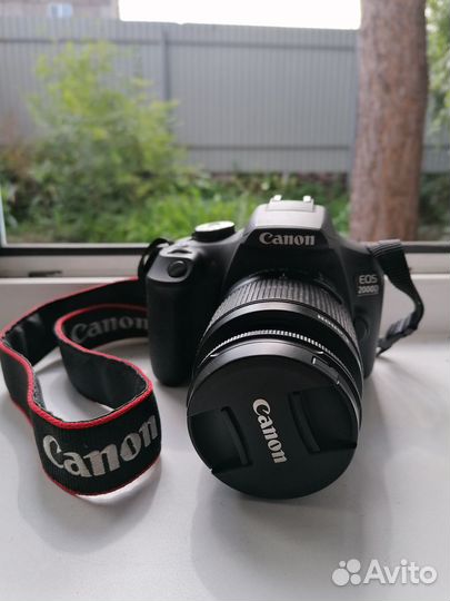 Фотоаппарат Canon eos 2000d