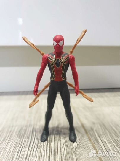 Игрушка халк, человек паук, фигурка