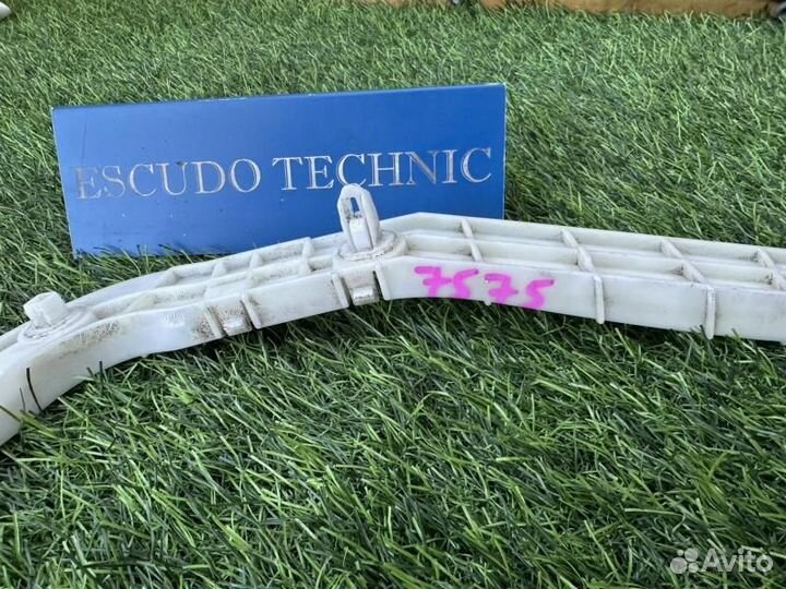 Крепление бампера заднее правое Suzuki