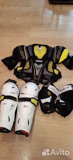 Детская хоккейная форма, налокотник, нагрудник