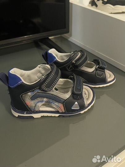 Кроссовки 24 размер