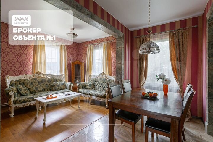 Коттедж 201 м² на участке 10 сот.