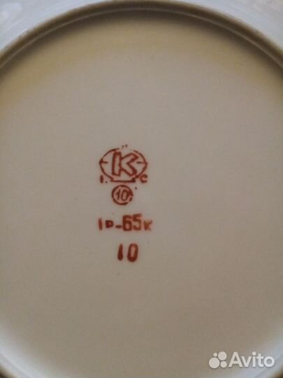 Столовый набор тарелок