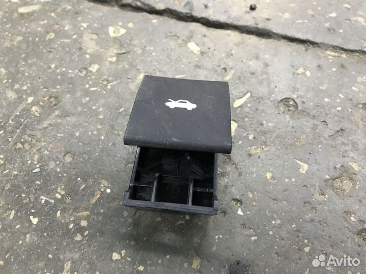 Ручка капота Dodge Challenger LA с 2015