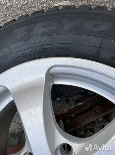 R14 Toyo Observe G3-Ice 175/70, PCD 5x100 DIA 67.1