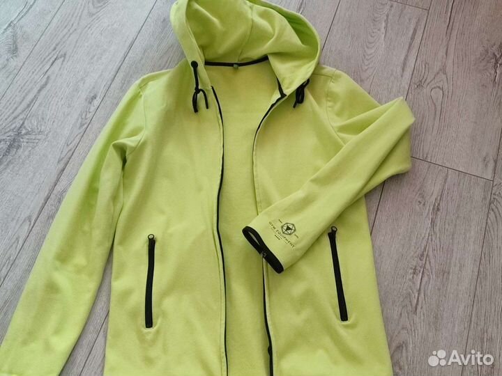 Ветровка, кофта