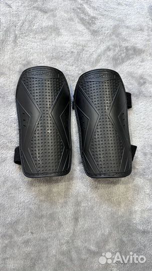 Щитки футбольные детские