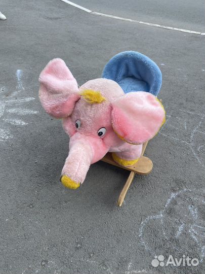 Слон качель