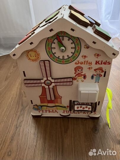 Бизиборд домик