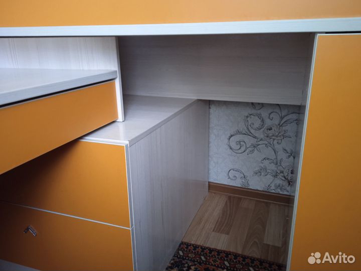 Кровать-чердак со столом