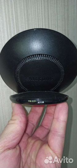 Беспроводное зарядное устройство Samsung