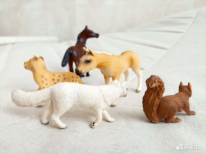 Фигурки животных schleich лошадь белка