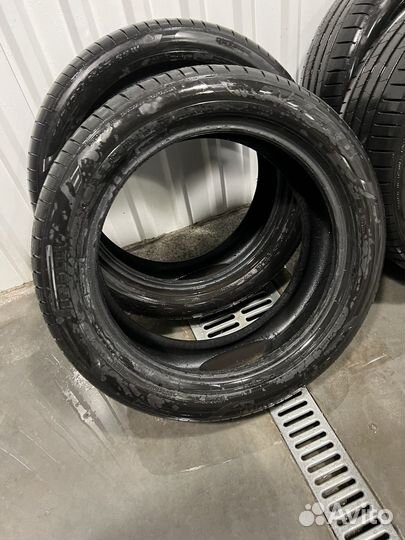 Pirelli P Zero PZ4 235/50 R19