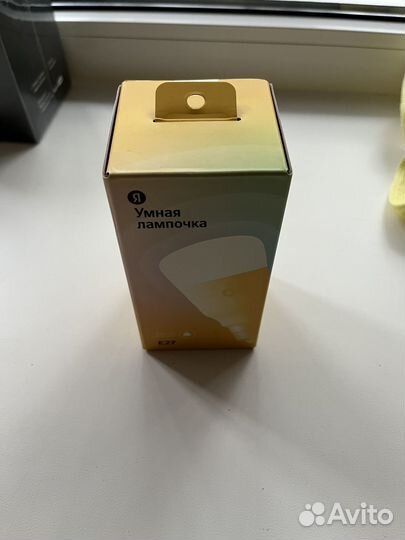 Умная лампочка Яндекс