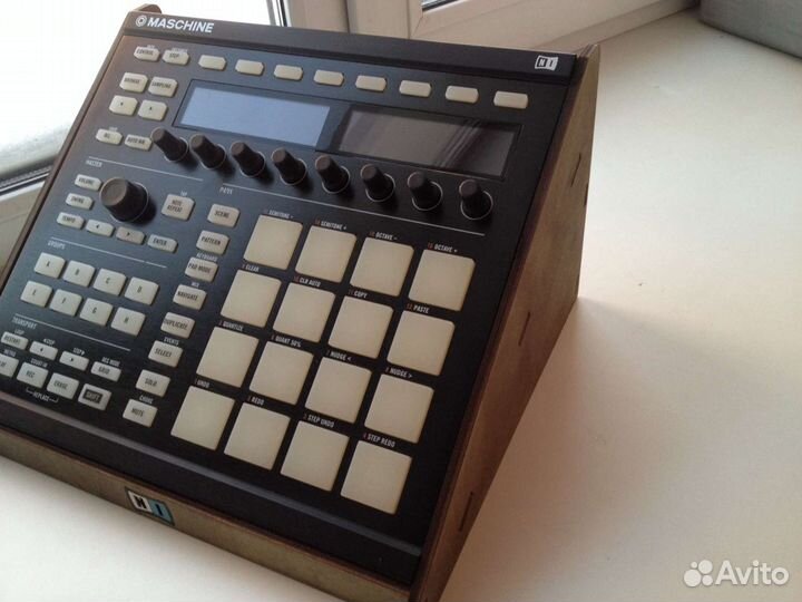 Стойка для Native Instruments Maschine MK2