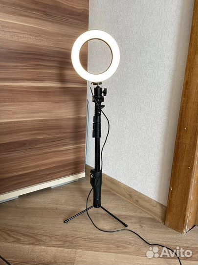 Кольцевая светодиодная лампа