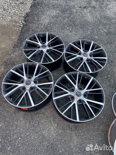 Реплика 20 Toyota LC200 Lexus LX