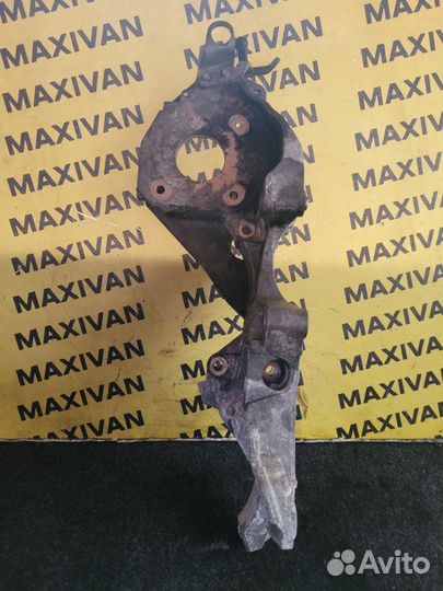 Кронштейн генератора Volkswagen Passat Cc B6 2.0