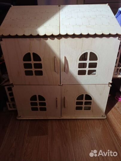 Детский домик из дерева