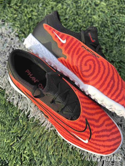 Сороконожки Nike React Phantom Red