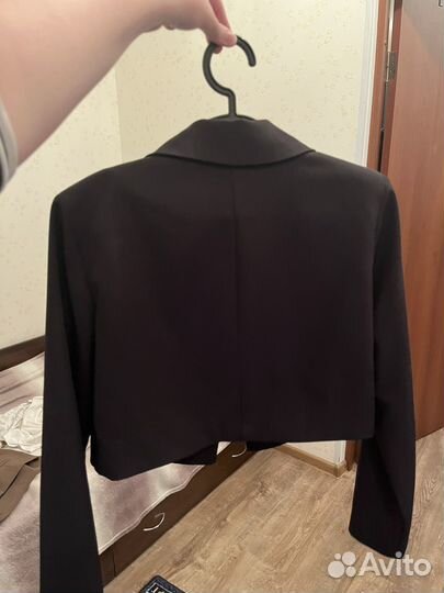 Укороченный пиджак женский