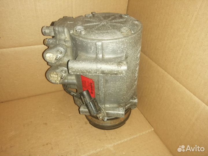 Компрессор кондиционера Mitsubishi Galant