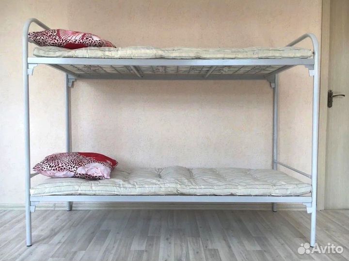 Двухъярусная кровать