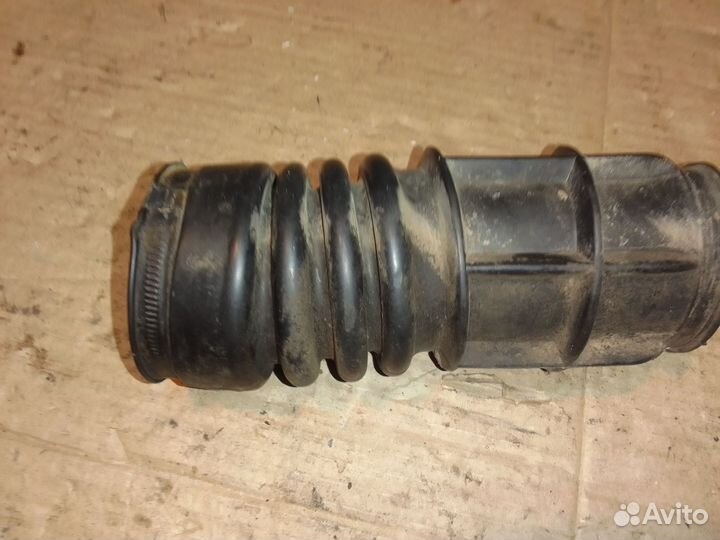 Патрубок воздушного фильтра Ваз 2107 инжектор