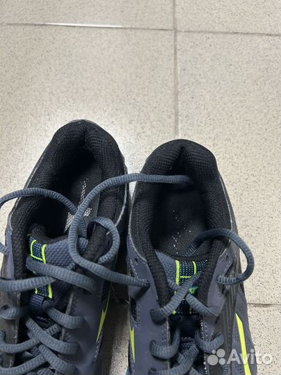 Кроссовки Mizuno Wave Bolt 7