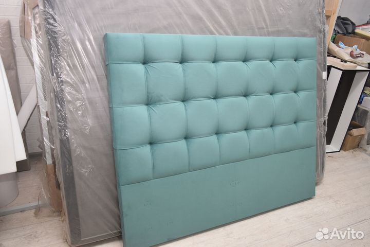 Кровать с мягким изголовьем