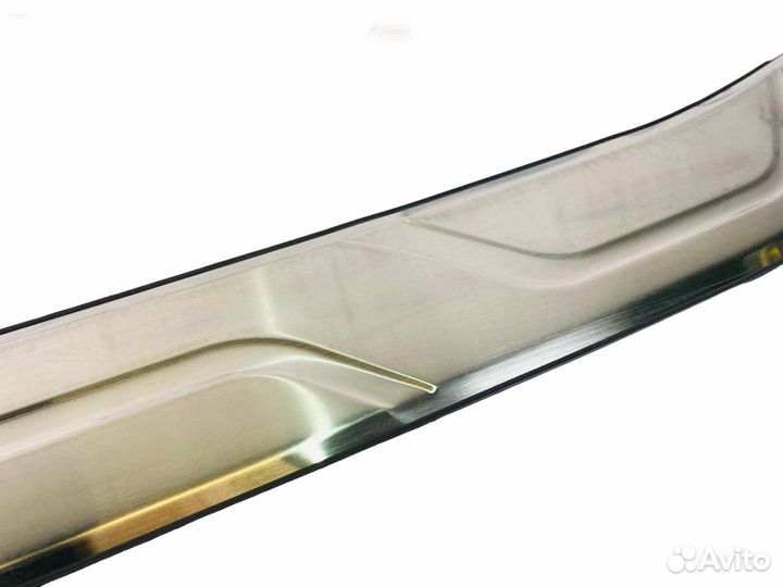 Накладка заднего бампера LC 300 D2839