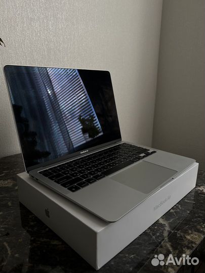 Apple MacBook air 13 2020 m1 8gb 256