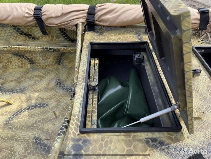 Лодка болотоход