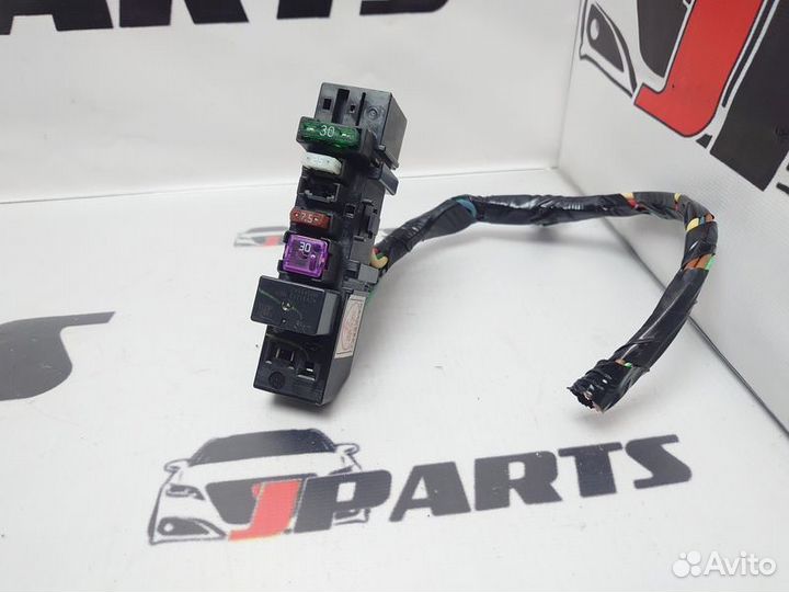 Блок реле Mitsubishi Outlander II (2005—2009)