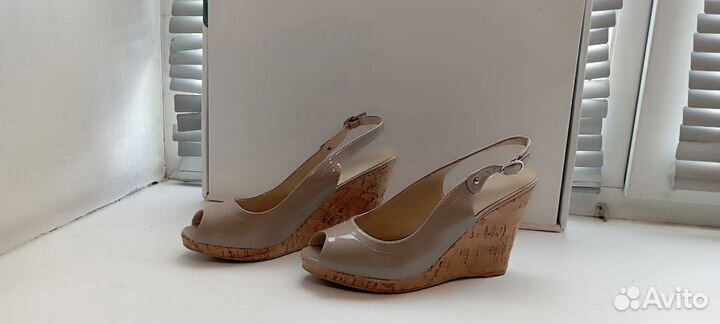 Босоножки женские 39 размер на танкетке пробка