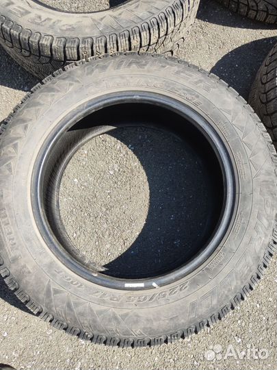 Pirelli Winter Carving Edge SUV 225/65 R17