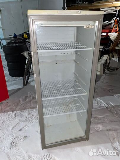 Продам холодильный шкаф Бирюса-290Е