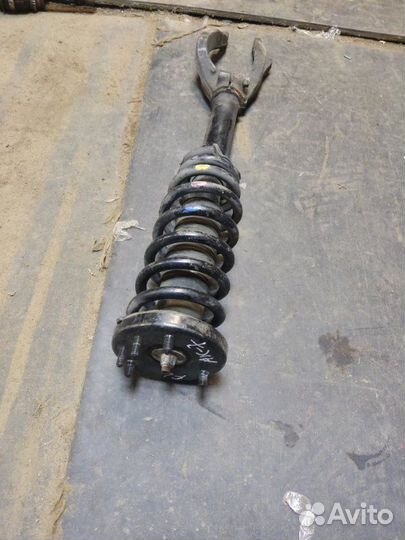 Стойка амортизатора передняя левая Honda Accord 7