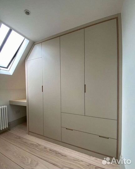 Шкаф распашной