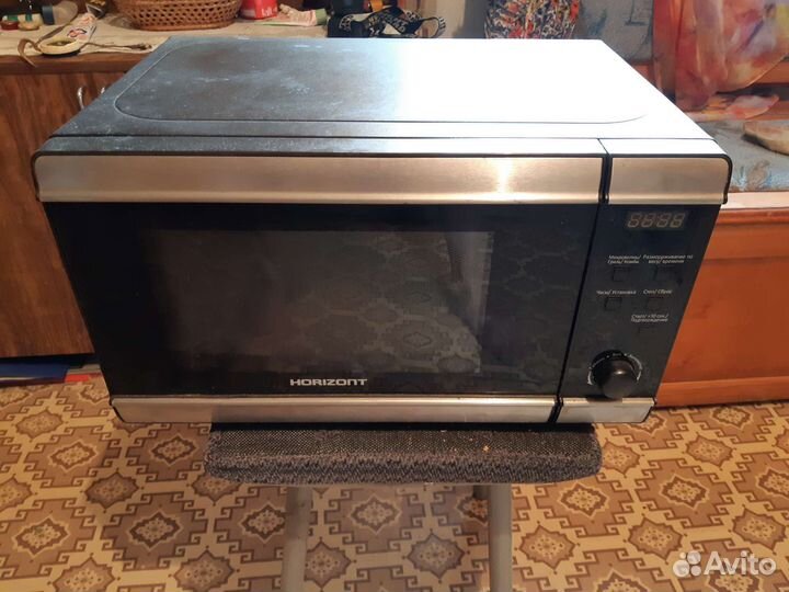 Тарелки И микроволновка рабочая