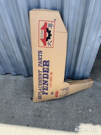 Переднее правое крыло на toyota camry 55 )