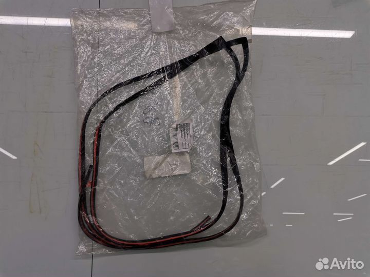 Молдинг лобового стекла camry V50V55 2011-2018Г