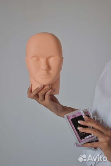 Лашмейкер (наращивание ресниц), бровист