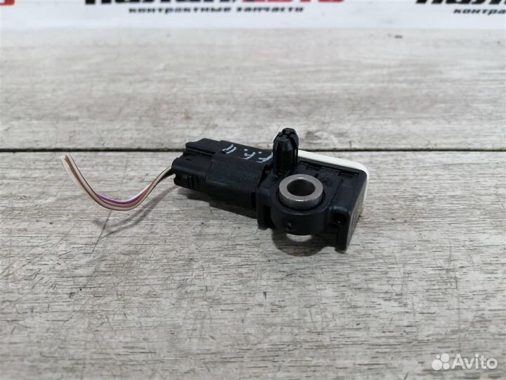 Датчик удара Форд Фокус 2