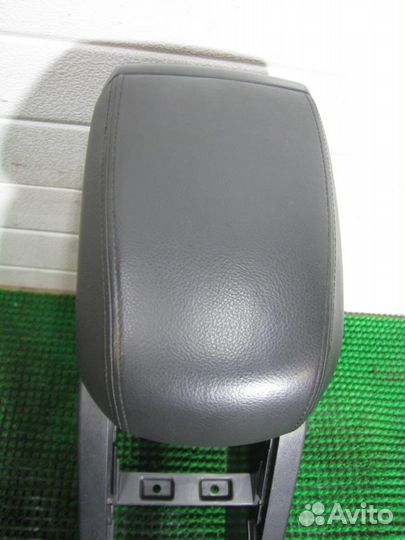 Консоль центральная с подлокотником Chevrolet Cap