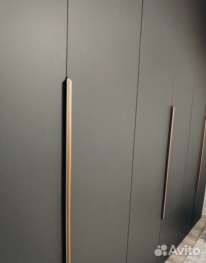 Распашной шкаф на заказ. Производство